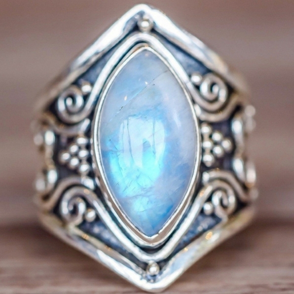 Moon Stone Marquise Silver Ring - Picture 2 of 3